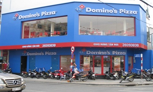 Hấp dẫn với bánh pizza viền phô mai mới của Domino’s