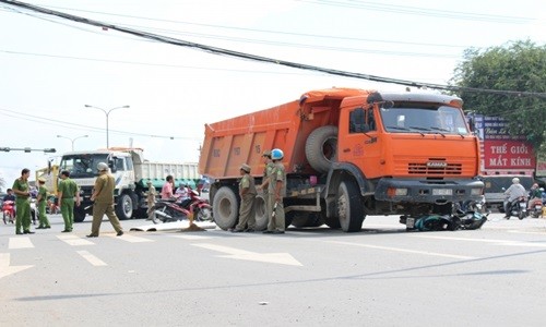 “Hung thần” xe ben tông xe máy, nam thanh niên tử vong tại chỗ