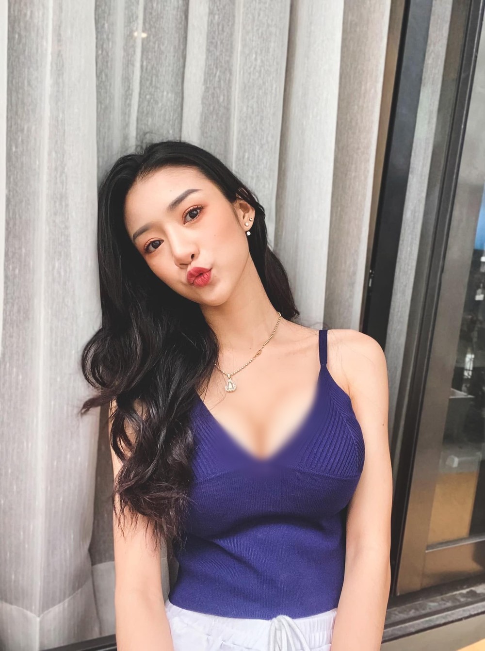 Hot girl Chutimon Prayongchaikul là một trong những  mỹ nhân rất nổi tiếng ở Thái Lan. Cô nàng được biết đến ngay từ khi còn đang học đại học.