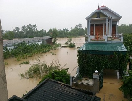 Lũ cuốn trôi xe chở Phó GĐ Sở Công Thương Nghệ An