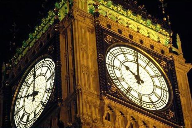 Năm 1980, BBC thông báo rằng đồng hồ Big Ben sẽ được chuyển sang chế độ đồng hồ điện tử. Tin tức này ngay lập tức khiến thính giả Anh bị sốc, họ bức xúc, thậm chí giận dữ gọi điện đến yêu cầu phải bảo vệ đồng hồ Big Ben. Theo đó, bản tin của BBC cũng nói rằng, 4 thính giả gọi điện về sớm nhất sẽ được tặng kim đồng hồ của Big Ben. Thật khó tin khi có cả những người đang ở nước ngoài cũng gọi điện về BBC với mong muốn sẽ trở thành một trong 4 người may mắn. Trong số đó có một thủy thủ Nhật Bản đang làm nhiệm vụ giữa Đại Tây Dương cũng cố gắng gọi điện với hy vọng có được kim đồng hồ Big Ben.