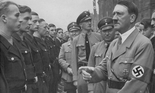 Bộ ảnh hiếm chụp trùm phát xít Hitler trước CTTG2