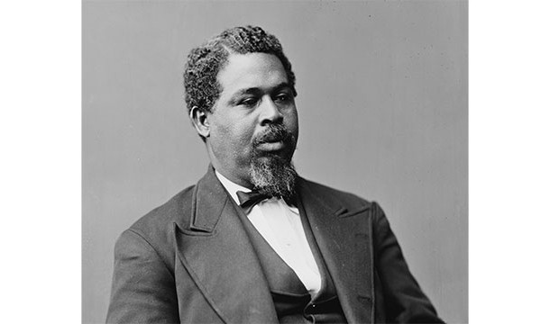 Robert Smalls từng là một nô lệ. Trong Nội chiến Mỹ (1861 - 1865), Smalls đã chiếm được một con tàu rồi sau đó giao con tàu cho quân đội miền Bắc Hoa Kỳ. Sau khi chiến tranh kết thúc, Robert Smalls mua lại căn nhà ông từng làm nô lệ và trở thành đại biểu quốc hội. Đây là một trong những  sự thật khó tin xảy ra trong lịch sử.