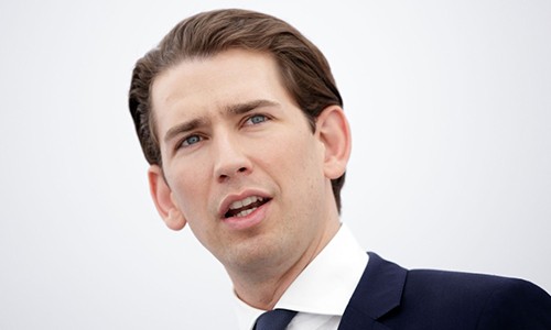 Thomas Hofer: “Vấn đề nhập cư khiến Sebastian Kurz trở thành ngôi sao“