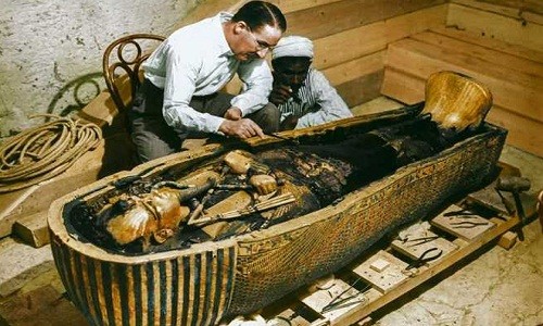 Giới chuyên gia đã giải mã được một số bí mật về  xác ướp pharaoh Ai Cập Tutankhamun thông qua các nghiên cứu và sử dụng các công nghệ hiện đại.