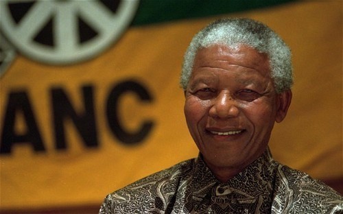 Tổng thống Nam Phi Nelson Mandela là biểu tượng của phong trào chống phân biệt chủng tộc apartheid. Ông là một trong những  nhân vật quan trọng nhất lịch sử thế kỷ 20.