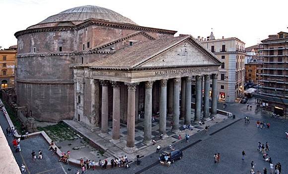  Đền Pantheon nổi tiếng thế giới ở Rome, Italy được xây dựng vào khoảng những năm 118 - 125 trước Công nguyên.