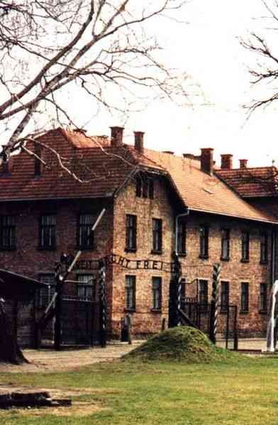  Trại tập trung Auschwitz-Birkenau là một trong những nơi ghi dấu tội ác kinh hoàng của Đức Quốc xã.