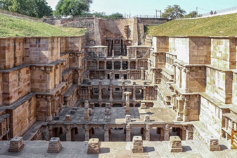 Rani Ki Vav -  ngôi đền dưới lòng đất độc đáo được xây dựng tại thị trấn nhỏ của Gujarat bên bờ sông Saraswati, Ấn Độ.