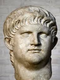 Nero Claudius Caesar là một trong những  bạo chúa La Mã khét tiếng lịch sử. Vị hoàng đế La Mã này khiến người đời khiếp sợ khi có những hành động tàn bạo, đẫm máu.