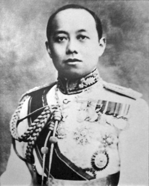 Theo Britannica, Vua Rama VI của Thái Lan là một trong những nhân vật nổi tiếng lịch sử sinh đúng ngày  Tết Dương lịch (1/1/1881). Ông là người con thứ 2 của Vua Rama V và Hoàng hậu Saovabha.