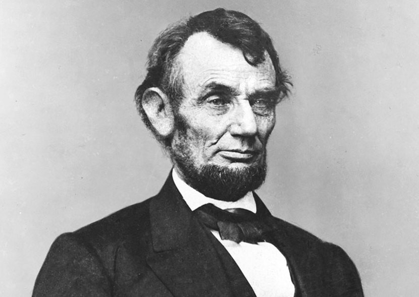 Vào ngày 1/1/1863, Tổng thống Abraham Lincoln đưa ra Tuyên ngôn Giải phóng Nô lệ. Dù không xóa bỏ chế độ nô lệ nhưng bản tuyên ngôn này đã giải phóng cho 20.000 nô lệ. Do vậy, sự việc này đã trở thành  sự kiện lịch sử có ý nghĩa quan trọng.