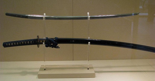 Khi nhắc đến samurai Nhật Bản, người ta thường nghĩ ngay đến thanh  kiếm Katana. Vũ khí huyền thoại vô cùng sắc bén này được xem như một phần linh hồn của samurai.