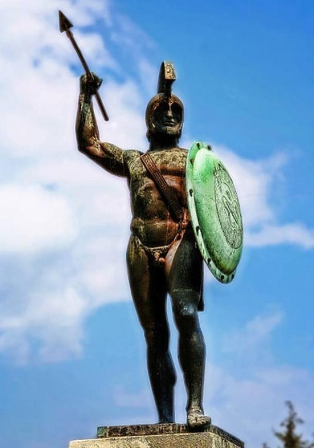 Leonidas là  vị vua huyền thoại Sparta khi dẫn dắt 300 chiến binh tinh nhuệ đương đầu với đội quân hùng hậu 10.000 người của đế chế Ba Tư trong trận Thermopylae diễn ra vào năm 480 trước Công nguyên. Vua Leonidas và các chiến binh Sparta quyết chiến một mất một còn với quân địch.