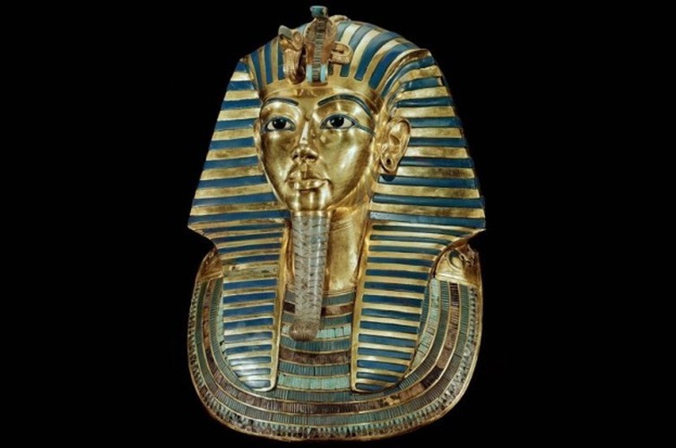  Pharaoh Tutankhamun hay còn gọi Vua Tut nổi tiếng Ai Cập được biết đến là ông hoàng băng hà khi còn rất trẻ (18 tuổi).