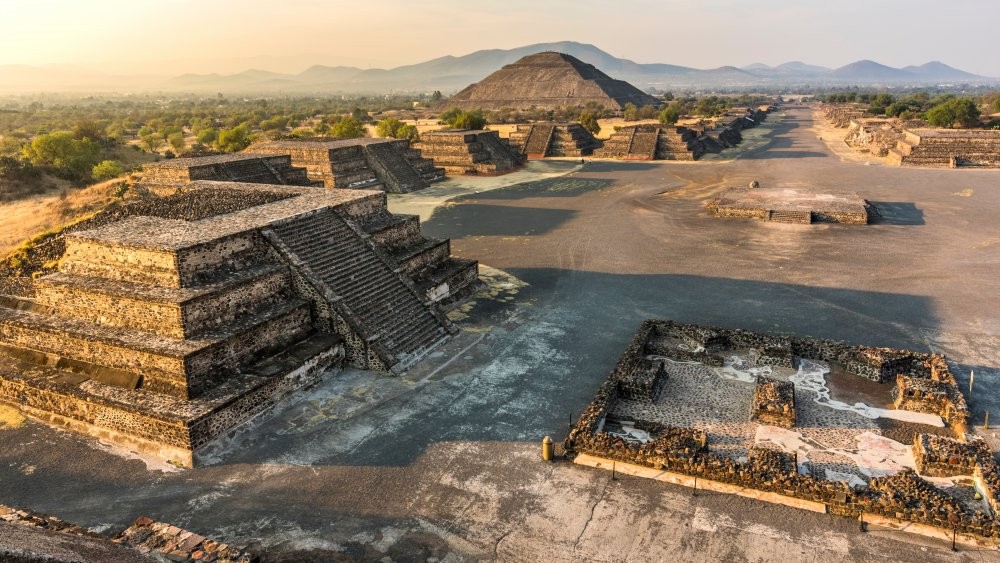 Nằm ở thành phố cổ Teotihuacan, Mexico,  kim tự tháp Mặt Trăng có chiều cao 43 m là công trình cổ xưa nổi tiếng trong giới khảo cổ.