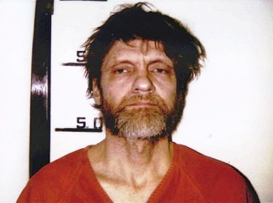 Vào ngày 3/4/1996, các nhân viên FBI tiến hành bắt giữ Theodore Kaczynsk - kẻ khủng bố bom thư khét tiếng nước Mỹ và thế giới. Kaczynsk được FBI liệt kê vào danh sách những  tên tội phạm khét tiếng và nguy hiểm nhất nước Mỹ.