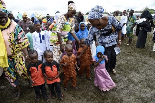 " Thủ phủ sinh đôi của thế giới" là tên gọi khác của thị trấn Igbo-Ora ở Nigeria. Tên gọi này xuất phát từ việc Igbo-Ora là nơi có tỷ lệ sinh đôi cao.