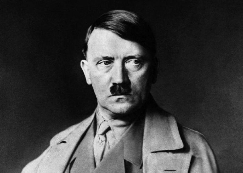 Là một trong những nhà lãnh đạo khét tiếng thế giới, trùm phát xít Hitler đứng đầu chính quyền  Đức quốc xã đưa ra nhiều kế hoạch đầy tham vọng.