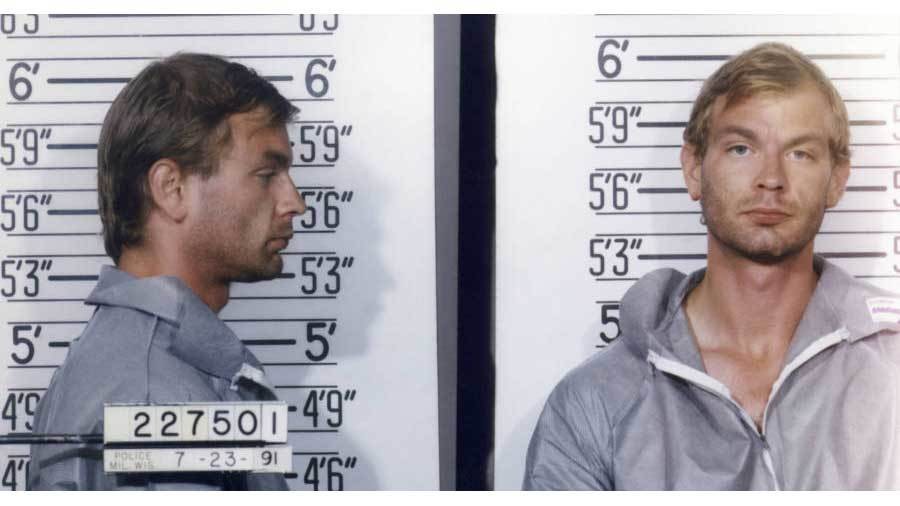 Jeffrey Dahmer là  kẻ sát nhân khét tiếng nước Mỹ. Gã sát hại 17 nam giới trong 13 năm (từ năm 1978 - 1991).