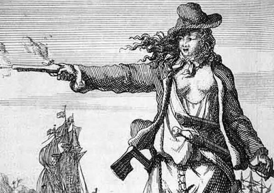 " Nữ hoàng" cướp biển khét tiếng Anne Bonny (tên khai sinh là Anne McCormac) sinh vào khoảng năm 1700 ở Ireland. Ả là kết tinh của một mối tình vụng trộm giữa luật sư William McCormac và người hầu nữ Mary Brennan.