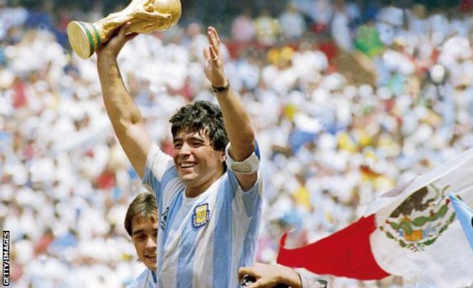 Vào ngày 25/11/2020, huyền thoại bóng đá Argentina Diego Maradona qua đời ở tuổi 60 khi đang hồi phục sau ca phẫu thuật loại bỏ cục máu đông trong não. Hơn 1 tháng sau khi ông qua đời, các vụ kiện tranh chấp thừa kế tài sản giữa những người con của Maradona diễn ra gây xôn xao dư luận.