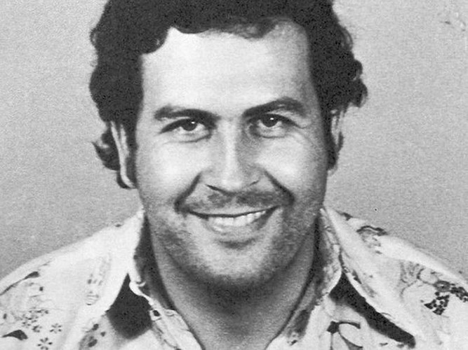  Ông trùm ma túy Pablo Escobar xây dựng một vườn thú trong khu dinh thự ở Puerto Triunfo. Tên tội phạm nguy hiểm này cho thuộc đưa đưa hươu cao cổ, hà mã, voi... từ khắp nơi về vườn thú riêng để thỏa mãn thú vui cá nhân.