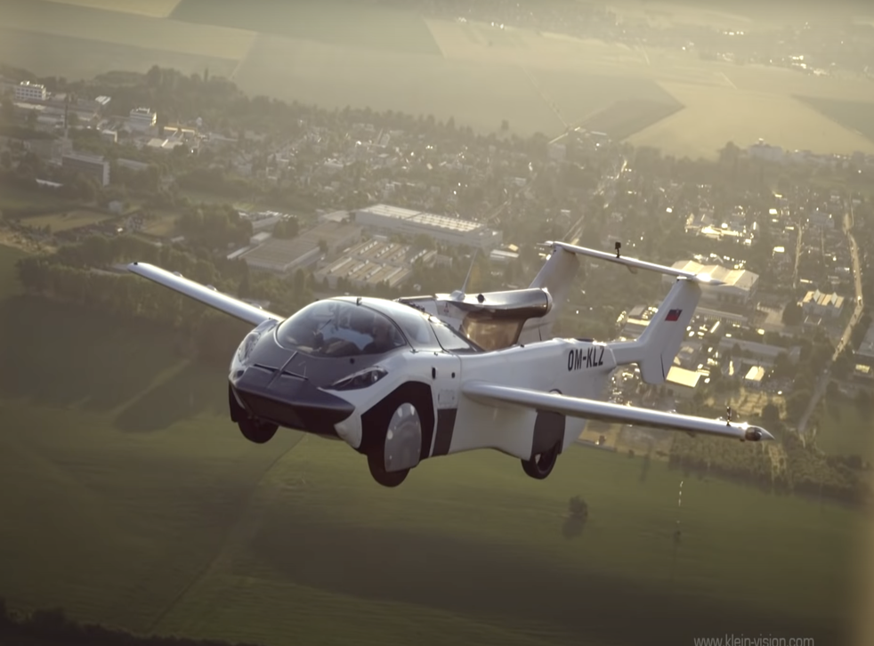 Công ty KleinVision ở Slovakia mới cho AirCar Prototype 1 thực hiện chuyến bay liên thành phố đầu tiên. Theo đó, công chúng vô cùng ngạc nhiên và thích thú khi xem video ghi lại cảnh  ô tô sở hữu công nghệ vượt trội "biến hình" thành máy bay trong 3 phút.