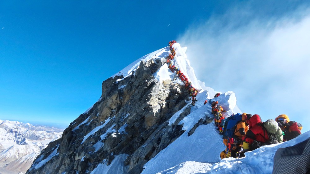 Vào năm 2010, Nepal và Trung Quốc công nhận núi Everest có chiều cao 8.848m. Điều thú vị là " nóc nhà thế giới" tăng chiều cao theo năm tháng.