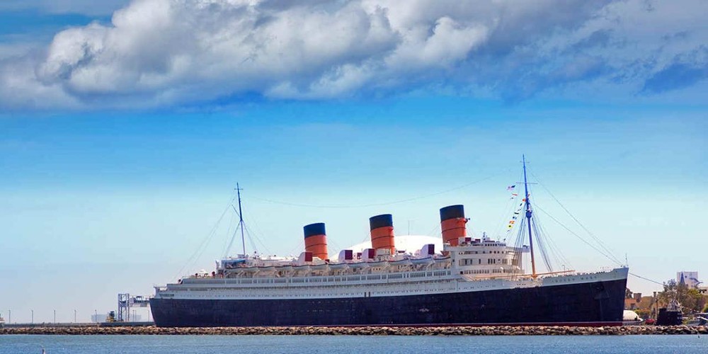 Queen Mary là tên  con tàu nổi tiếng ở Mỹ gắn liền với nhiều câu chuyện ma quái, kỳ bí thu hút sự quan tâm của công chúng, đặc biệt là những người thích trải nghiệm cảm giác rùng rợn.