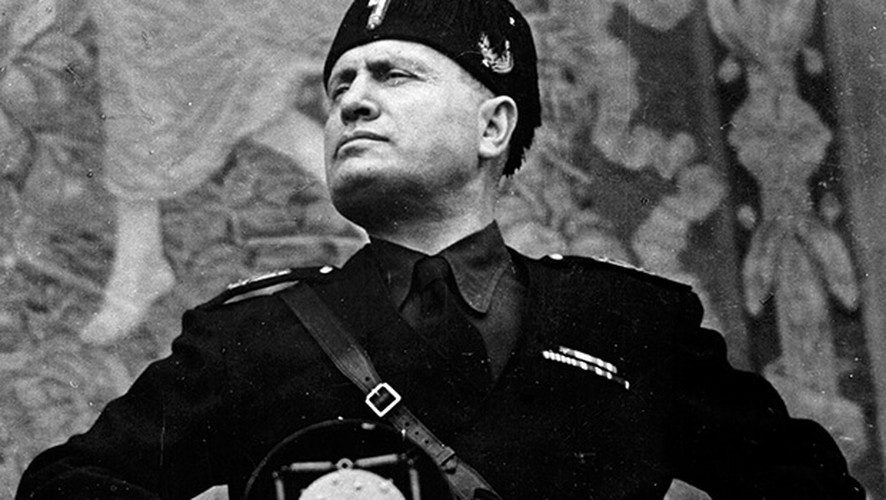 Vào những năm 1930 - 1940,  nhà độc tài Benito Mussolini nắm quyền ở Italy và gây ra nhiều tội ác cho người dân trong nước cũng như thế giới. Trong số này có việc y liên minh với trùm phát xít Adolf Hitler vào năm 1937 và Nhật hoàng Hirohito để tạo thành Trục phát xít.