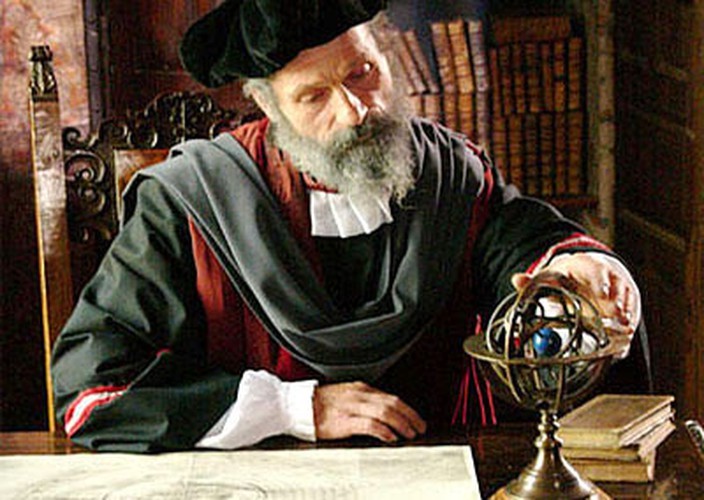 Michel de Nostradame hay còn gọi là Nostradamus (1503 - 1566) là nhà tiên tri, chiêm tinh học nổi tiếng người Pháp. Vào năm 1555, ông xuất bản cuốn sách "Những lời  tiên tri".