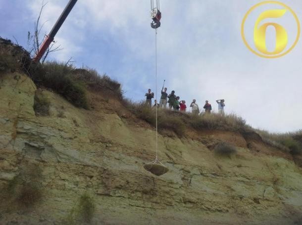 Một nhóm chuyên gia đã phát hiện nhiều  phiến đá khổng lồ có hình dáng giống UFO tại vùng Volgograd, Nga. Điều này khiến nhiều người nghi ngờ chúng có thể có liên quan đến người ngoài hành tinh.