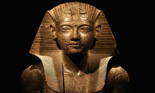  Pharaoh Ai Cập Pepi II là một trong những vị vua nổi tiếng nhất lịch sử thế giới. Ông đăng cơ lên ngôi báu khi mới 6 tuổi.