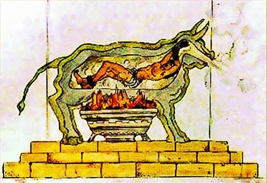 Con bò đồng (Brazen Bull) là một trong những  hình cụ tra tấn rùng rợn thời Trung cổ. Nó được thiết kế trông giống hình dáng của một con bò thật nhưng rỗng ruột ở bên trong.