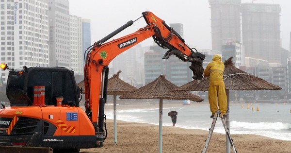 Siêu bão áp sát, Nhật Bản sơ tán dân, huỷ hàng loạt chuyến bay