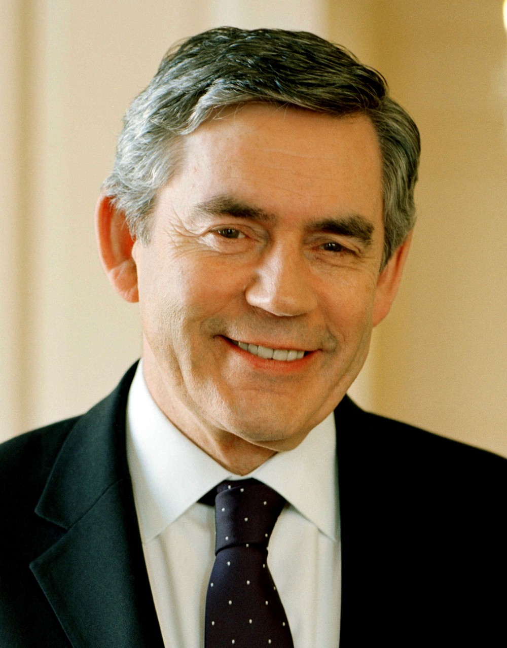  Thủ tướng Anh tuổi Tân Mão Gordon Brown sinh ngày 20/1/1951 tại Glasgow, Scotland. Bố của ông là mục sư Giáo hội Scotland. Ngay từ thời niên thiếu, ông Brown nổi bật hơn bạn bè đồng trang lứa khi có thành tích học xuất sắc.