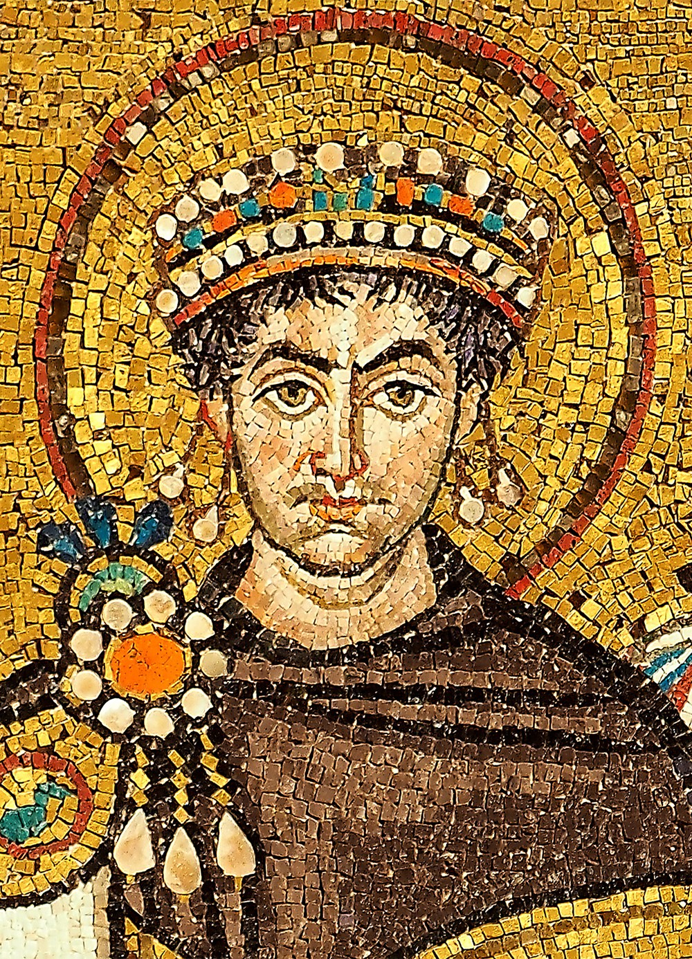 Hoàng đế Justin I của đế chế Byzantine (hay còn gọi đế quốc Đông La Mã) là  ông hoàng nổi tiếng lịch sử xuất thân từ nông dân. Theo các sử liệu, nhà vua Justin I vốn xuất thân trong gia đình nông dân ở vùng Dardania.