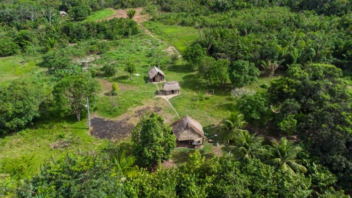 Vào tháng 2/1993, một vụ  mất tích bí ẩn xảy ra ở ngôi làng Hoer Verde, Brazil. Khi ấy, một nhóm du khách khi ghé thăm ngôi làng này không tìm thấy bất cứ ai. Sự việc khoảng 600 dân làng đột ngột "bốc hơi" chỉ sau một đêm gây rúng động dư luận.