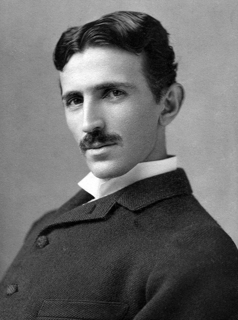 Vào năm 1901, nhà khoa học Nikola Tesla - người được mệnh danh là “Người sáng tạo ra thế kỉ 20” - đã đưa ra hai lời  tiên tri kỳ lạ khi trả lời phỏng vấn của báo New York Times.