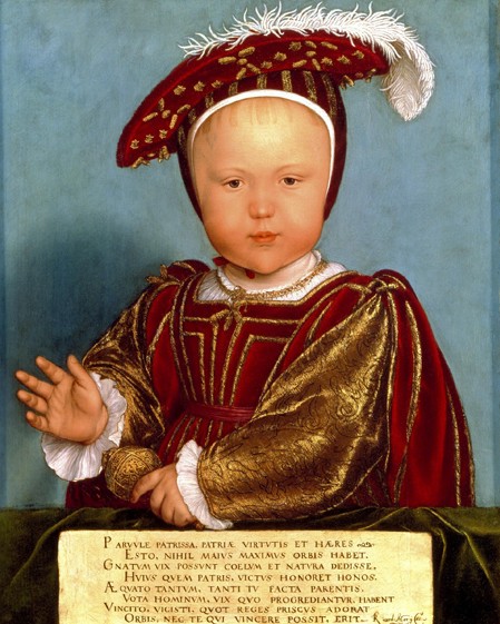 Bức chân dung khắc họa dung mạo Vua Edward VI (1537 - 1553) - con trai của vua Henry VIII của Anh - khi lên 2 tuổi. Ngay từ khi còn nhỏ, Vua Edward VI -  thành viên hoàng gia Anh đã nổi bật khi mặc trang phục sành điệu, toát lên khí chất vương giả.