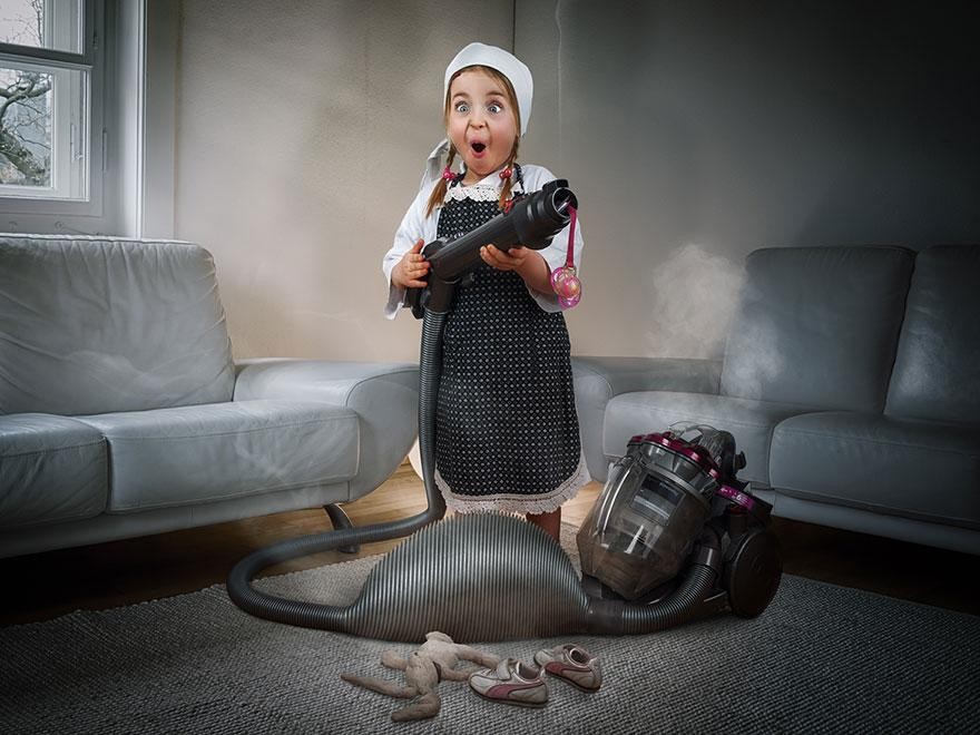 John Wilhelm (44 tuổi) là giám đốc IT tại một trường đại học của Thụy Sĩ. John có một niềm đam mê nhiếp ảnh và ảnh nghệ thuật kỹ thuật số.