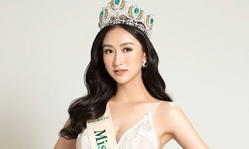 Sau Miss Earth, Hà Thu tự tin chấm thi nhan sắc quốc tế