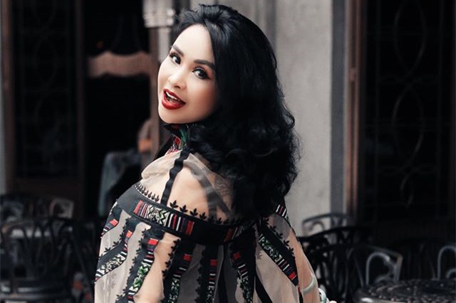 Mới đây,  Thanh Lam khoe ảnh mới chụp ngoài phố. "Hạnh phúc ẩn tàng trong chính bạn", diva chú thích cho những tấm ảnh tràn đầy năng lượng của mình.