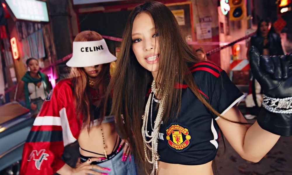 Áo Man United xuất hiện trong MV mới của BlackPink