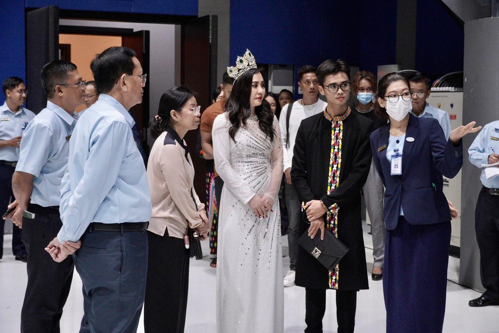 Mới đây, đương kim Hoa hậu Quý bà Hoà bình Quốc tế - Mrs Grand International 2022  Phan Kim Oanh đã có chuyến công tác đến Myanmar theo lời mời của ban tổ chức Mrs Grand International. Dự kiến chuyến đi của cô kéo dài 6 ngày.