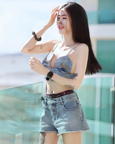 Spy - một trong những  hot girl thế hệ mới ở Thái Lan, nổi lên nhờ sự táo bạo trong phong cách thời trang cũng như lối sống của cô nàng. (Nguồn ảnh: IG)