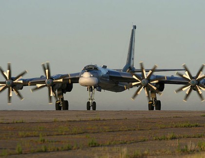 Điều kỳ thú về oanh tạc cơ “bà già” Tu-95 Nga