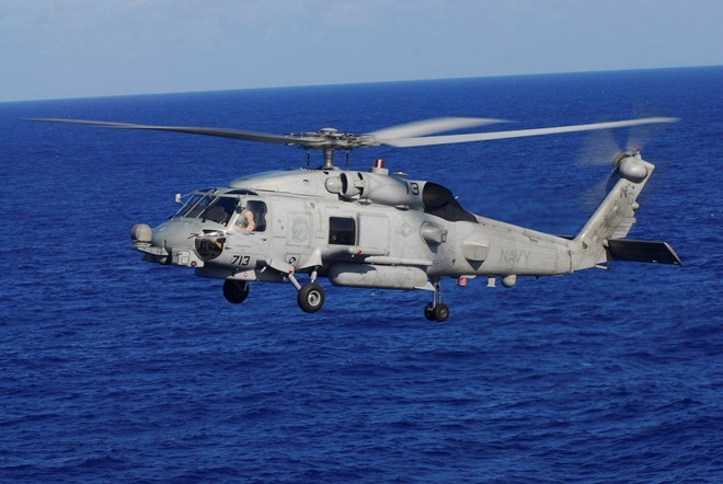 MH-60R Seahawk là phiên bản chuyên dụng cho nhiệm vụ chống ngầm của dòng trực thăng Black Hawk. Hải quân Mỹ sử dụng chúng từ năm 2009. MH-60R sở hữu một loạt cảm biến tiên tiến như radar đa chức năng, hệ thống dò tìm mục tiêu hồng ngoại FLIR cùng phao định vị thủy âm cho phép phát hiện tàu ngầm với độ chính xác cao. Hai cánh phụ bên hông có thể mang theo ngư lôi, tên lửa chống hạm.