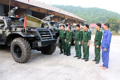 Quân khu 2 nghiệm thu nâng cấp 5 xe thiết giáp BTR-152 